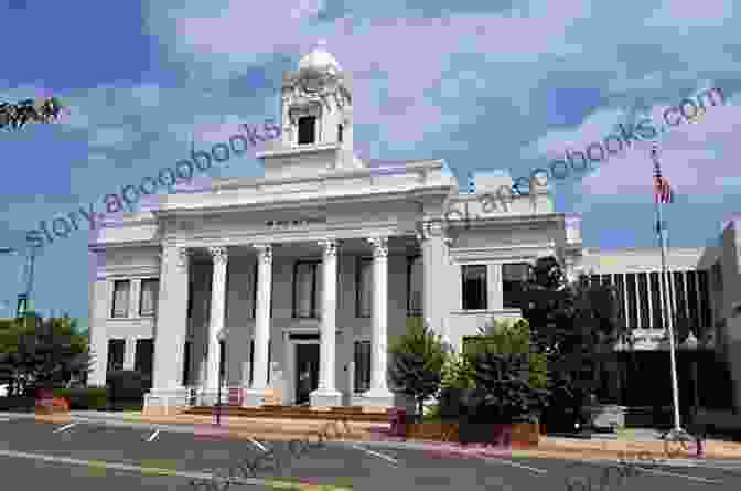 Historic Davie County Courthouse, A Grand Expression Of Architectural Heritage. Davie County (Images Of America)